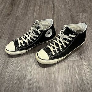 Converse Chuck Taylor Allstar Pro Mid
